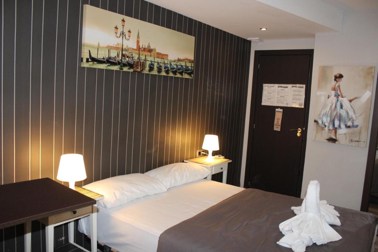 Bcn Condal Hostal Barcelona Exterior photo